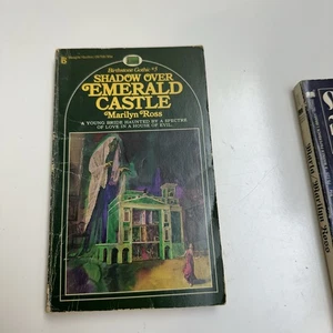 Shadow Over Emerald Castle by Marilyn Ross Birthstone gothic #5 PB Horror - Imagen 1 de 17