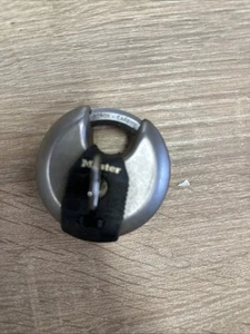 Master Lock mit Schlüssel - Bild 1 von 3