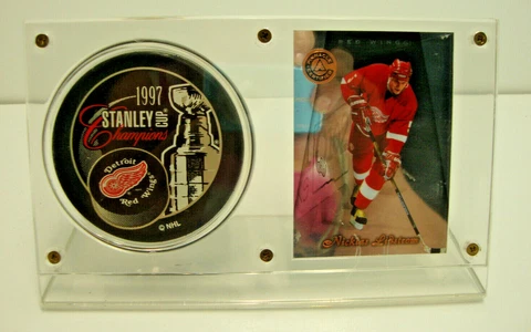 Detroit Red Wings 1997 Stanley Cup Champions Souvenir Puck & Nick Lidstrom Card Cover
