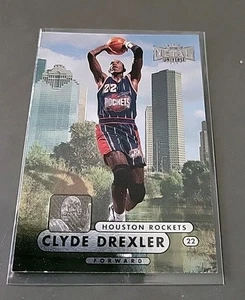 CLYDE DREXLER NBA CARD FLEER METAL UNIVERSE 1997-98 HOLO # 51 BLAZERS ROCKETS - Bild 1 von 6