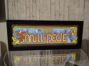 Expositor de letreros retroiluminados de carpa arcade Atari Millipede - Imagen 1 de 3