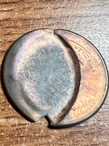 2001 CENT MUSHROOMED CENT WITH UNUSAL BACK COMPLETELY STRUCK BU YEAR 01 SHOWN - Picture 1 of 5