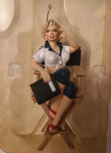 MARILY MONROE CARTON CARDS HOLLYWOOD MARILYN MIB - Picture 1 of 2