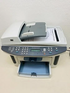 Impresora de fax láser monocromática todo en uno HP LaserJet M1522nf 3k páginas 44 % tóner - Imagen 1 de 10