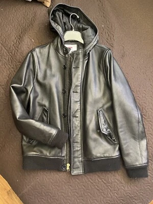 Bombardero Supreme con capucha para clima frío mediano M excelente estado Foto 1 de 4