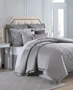 Charisma Hampton 4-Pc. Queen Duvet Cover Set Luxury Bedding - Picture 1 of 5