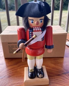 VINTAGE ERZEGEBIRGE NUTCRACKER GERMAN SEIFFENER HAUS SOLDIER CHRISTMAS - Picture 1 of 8