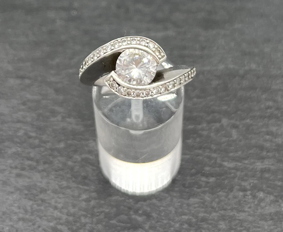 925/- Silberring mit weißen simulierten Diamanten Gr. 56, Damen, guter Zustand - Bild 1 von 2