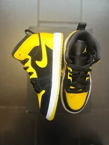 HJ5942-071 size 11-3 Air Jordan 1 Mid SE 'New Love' Black Yellow PS - Picture 1 of 5