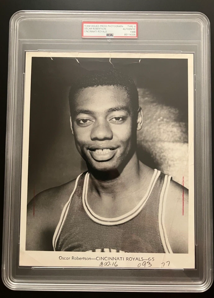 PSA/DNA 1966 Type 3 Original Press Photo Oscar Robertson NBA Cincinnati Royals! - Image 1 of 3
