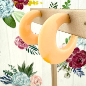 Vintage Peach Lucite Hoop Earrings - Picture 1 of 9