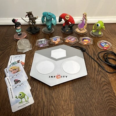 Lote de Disney Infinity com Cristais, 6 Figuras, Cartas e Infinity Pad - Imagem 1 de 4