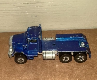1979 风火轮蓝色 Peterbilt 拖拉机驾驶室半卡车马来西亚美泰压铸 — 第 1/4 张图片