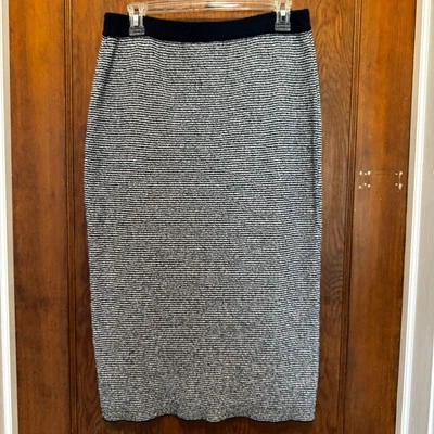 Falda lápiz tejida elástica a rayas blancas azul marino de Zara para mujer L Corp trabajo clásico Foto 1 de 4