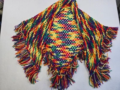 Bufanda chal triángulo tejido a mano arco iris vintage con flecos boho Foto 1 de 4