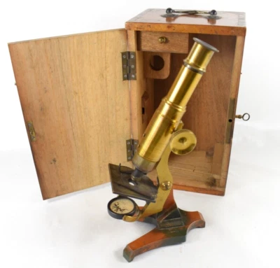 ANCIEN MICROSCOPE EN LAITON DANS SON COFFRET DE RANGEMENT EN NOYER XIXe SIECLE - Photo 1/4