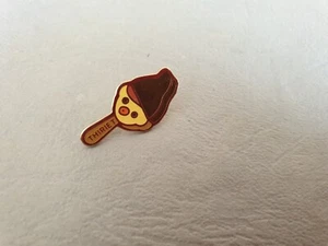 Pin's NOURITURE / PRODUITS ALIMENTAIRES - Cornet de glace THIRIET - Imagen 1 de 12