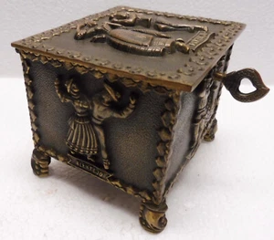 Jolie BOITE ancienne bronze PORTUGAL danseurs folklore XIXème - Picture 1 of 10