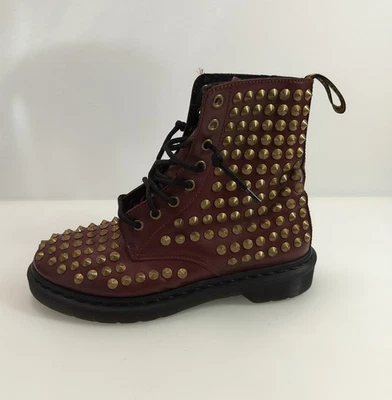 Botas Dr. Martens 1460 Smooth Spike en rojo cereza con oro buey Talla 9L Usadas Foto 1 de 4