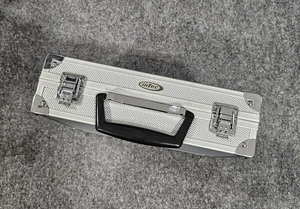 Estuche de Transporte Intec Aluminio Plateado para Nintendo Game Boy SP / PSP y Más! - Imagen 1 de 5