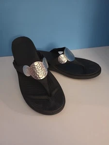 Crocs Damenschuhe 8 schwarze Sanrah gehämmert Metallic Keilabsatz Flip-Flops - Bild 1 von 5