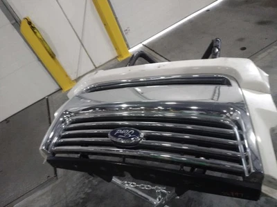 Parrilla delantera usada se adapta a: Ford Explorer 2010 exc. Sport Trac 3 Bar Diseño Lateral Nos Foto 1 de 4