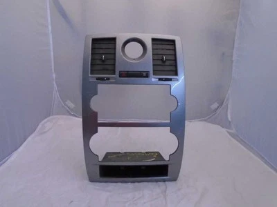 Chrysler 300 2007 bisel de tablero  Foto 1 de 4