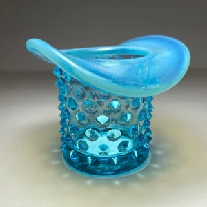 Fenton Aqua Azul Vidrio Opalescente Sombrero Palillo de Dientes Soporte Hobnail - Imagen 1 de 9