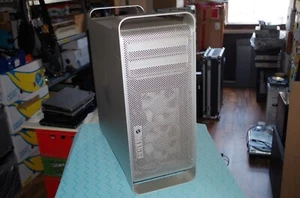 Mac Pro 1.1 / Intel Dual Core 2GHZ / 5GB RAM / OS 10.6.3 / OVP - Bild 1 von 10