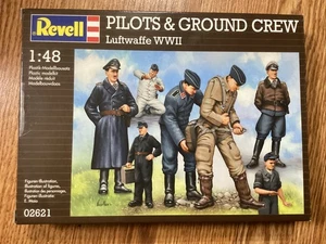 1:48 REVELL 02621 PILOTS & GROUND CREW Luftwaffe WW II NIOB OOP - Picture 1 of 3