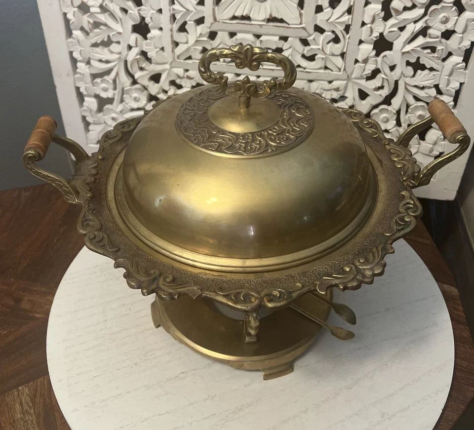 Antiguo plato de frotamiento completo de latón macizo de 6 piezas ornamentado con asas de madera Foto 1 de 4