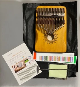 Kalimba #17 Keys, Wood Maple, Sound Hole, Beautiful Music🎼 Instrument NEW Boxed - Picture 1 of 11
