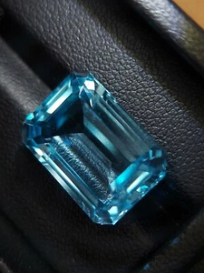 Top grade Blue Topaz gemstone - faceted natural sky blue Topaz 20.00 CTS - Picture 1 of 10