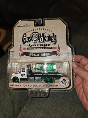 Greenlight Green Machine 2016 Gas Monkey Garage International Durastar plataforma plana Foto 1 de 4