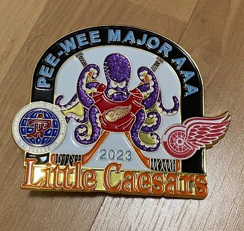 RED WINGS DETROIT LITTLE CAESARS PEE WEE QUEBEC 2023 HOCKEY PIN Cover