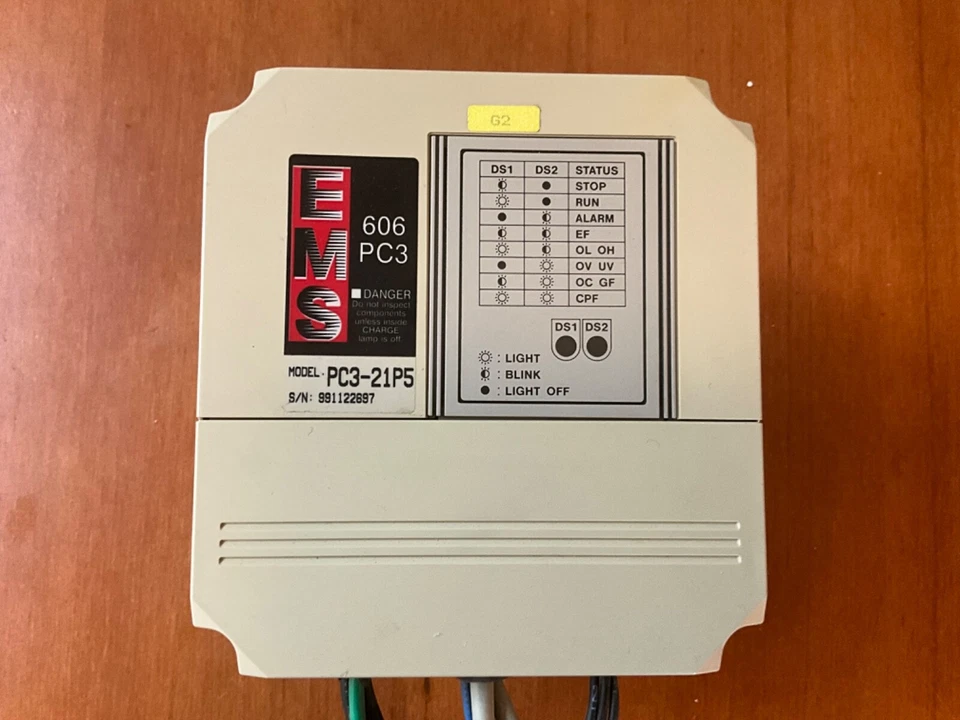 Inversor de accionamiento trifásico EMS CIMR-PCU21P5 21P5N1 7.2A 200-230V Foto 1 de 3