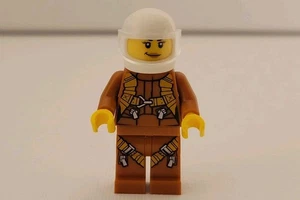LEGO 60162 City Jungle Female Pilot Minifigure - VGC - Combine Postage - - Picture 1 of 5