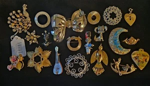 Huge Lot Vintage BROOCH Pin Jewelry Some Signed Coro Sarah Avon Monet + 20Pcs - Picture 1 of 15