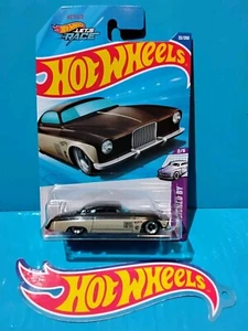 2025 HOT WHEELS B CASE TREASURE HUNT FISH'D CHIP'D #32 THUNT 1963 JAGUAR - Picture 1 of 9