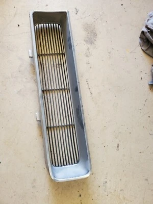 1965 庞蒂亚克 Gto Lemans 乘客烤架 格栅部分 插入 oem 原装 — 第 1/4 张图片