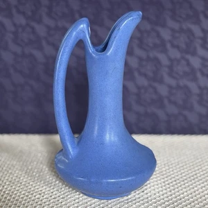 Niloak Vintage 1940’s Blue Pottery Handle Vase Pitcher Decor 7” Tall Signed - Bild 1 von 9