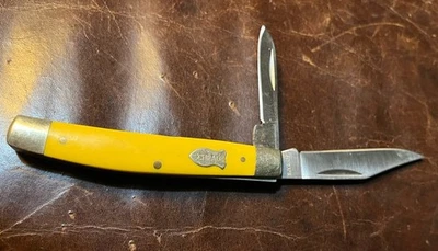 Vintage Pocket Knife Schrade Knife 2 Blade 330TY Yellow Handle - Image 1 of 4