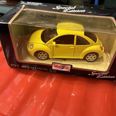 VW Volkswagen Beetle Maisto Edición Especial 31975 en Amarillo escala 1:25 en Caja Foto 1 de 3