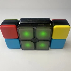 Moose Games Flipslide Handheld Electronic Puzzle Game Pre-owned Tested and Works - Picture 1 of 5
