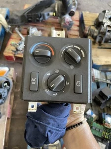 VOLVO CLIMATE CONTROL SWITCH BEHR 21326144 - Picture 1 of 3