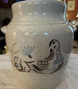 Red Wing 8 1/2” Bob White Cookie Jar. No Lid - Picture 1 of 11