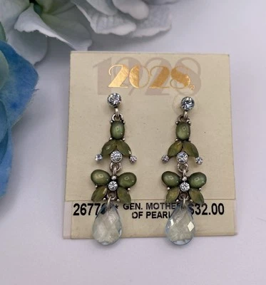 Pendientes 2028 Azul Verde MOP Tono Oro Pendientes 1,75 pulgadas Hecho por 1928 Jewelry Co Foto 1 de 4