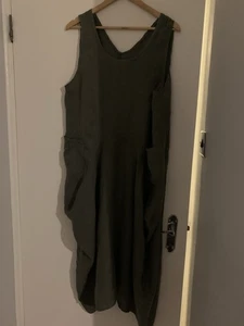 Kaki Womens Dress, lagenlook style asymmetric hem, two pockets, One Size , Green - Picture 1 of 3