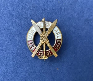 Vintage Ski Arlberg Enamel Small-ish Pin Badge Skiing Club Austria Resort - Picture 1 of 7