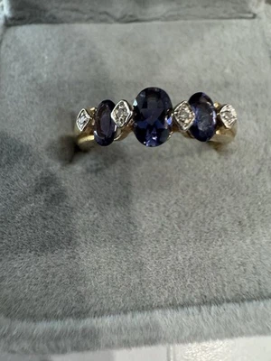 Impresionante anillo de diamantes y iolita de 14 quilates talla 7 Foto 1 de 4